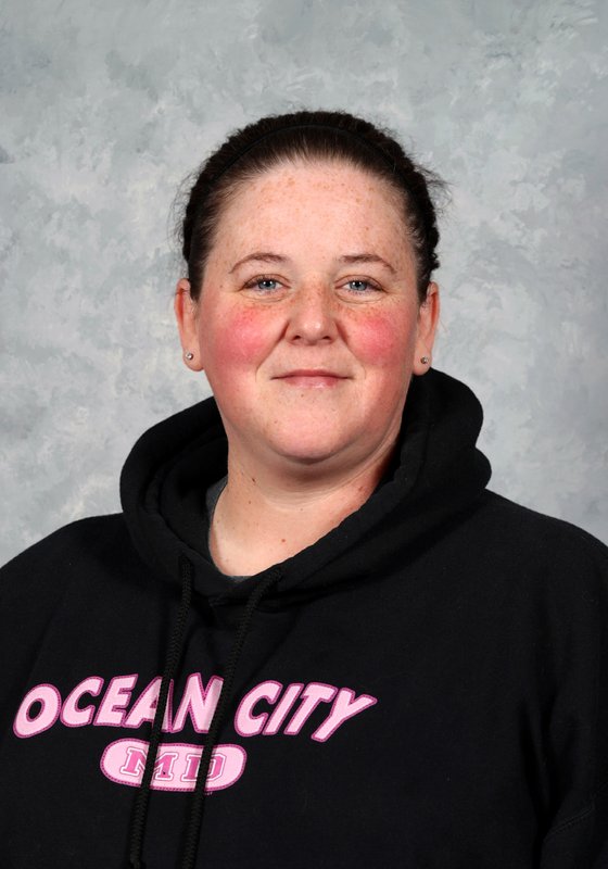 Headshot of Laura Jones